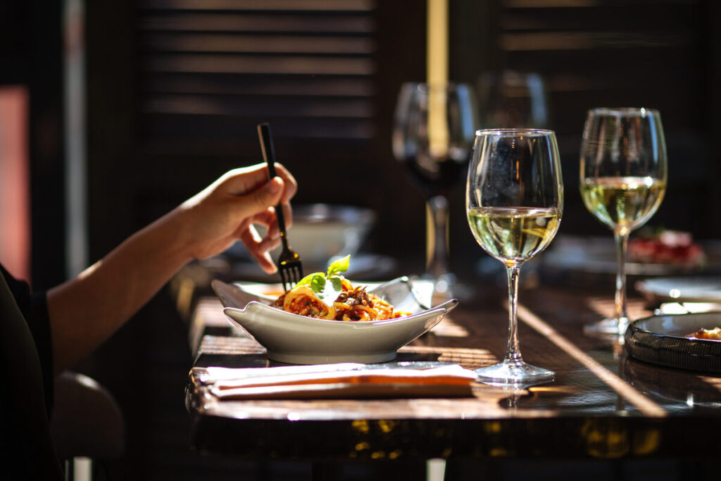 A Food Lover’s Guide to Downtown Norfolk: Best Restaurants, Hidden Gems, and Culinary Traditions